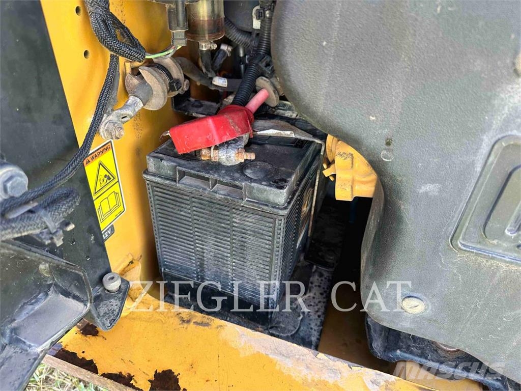 CAT 277D Telakuormaajat