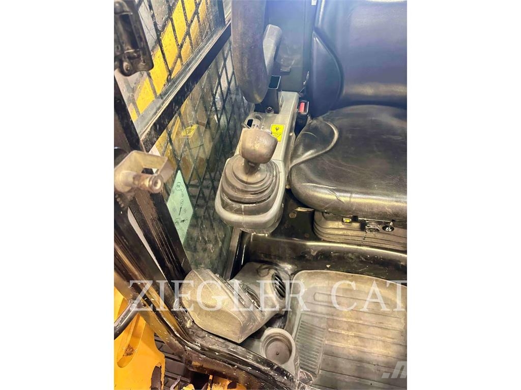 CAT 277D Telakuormaajat