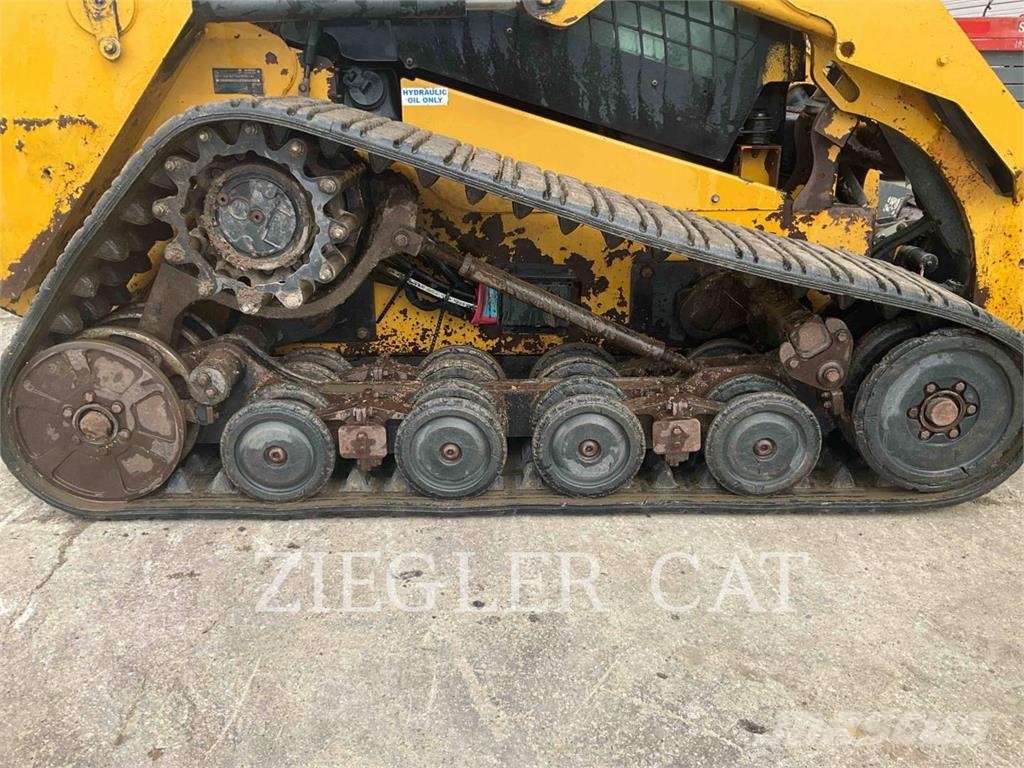CAT 277D Pale cingolate