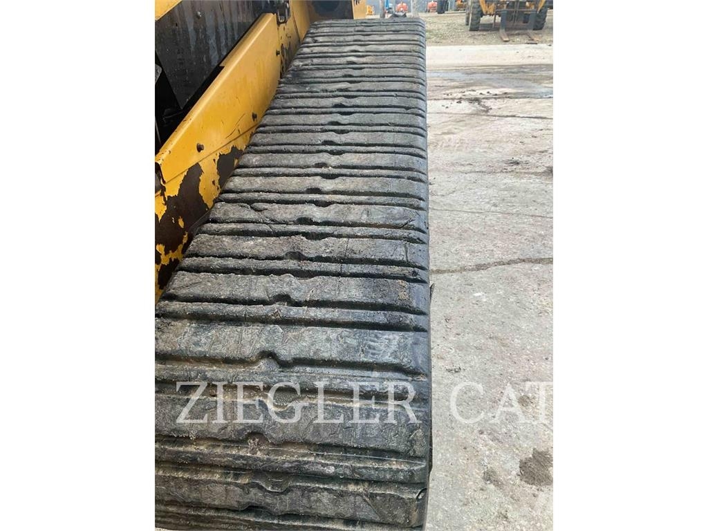 CAT 277D Pale cingolate