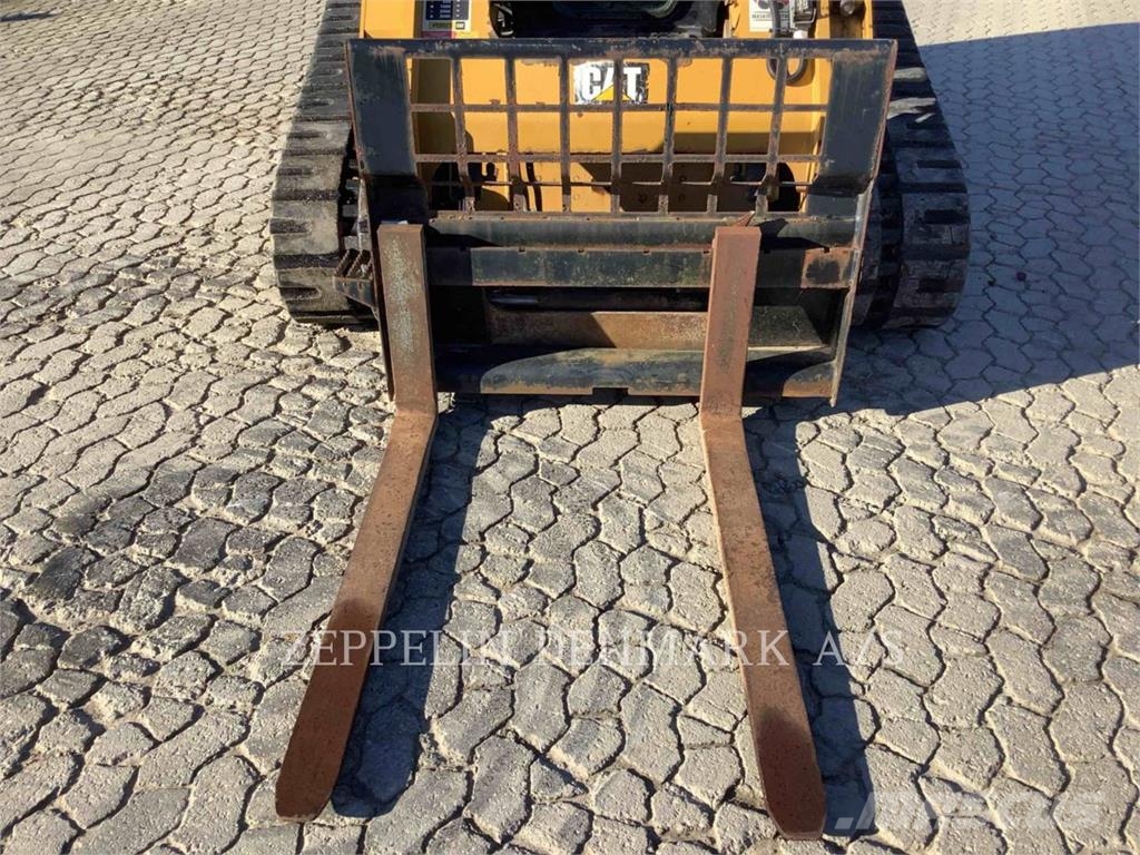 CAT 279D لوادر زحافة