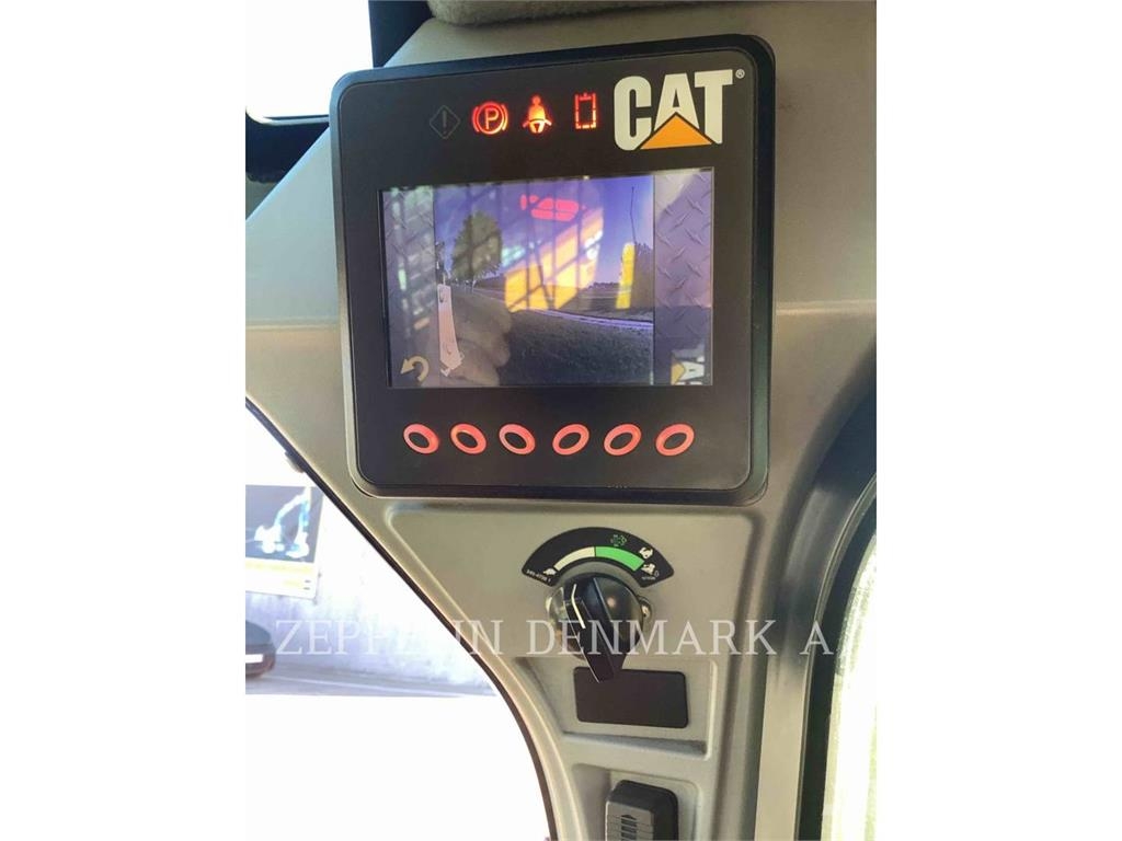 CAT 279D لوادر زحافة