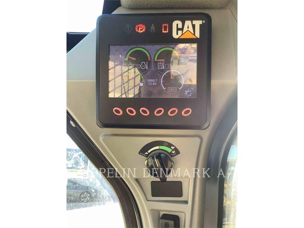 CAT 279D لوادر زحافة