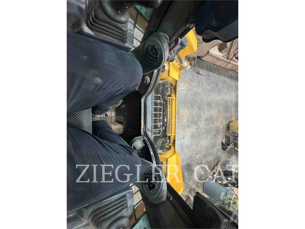 CAT 279D3 Lánctalpas homlokrakodók