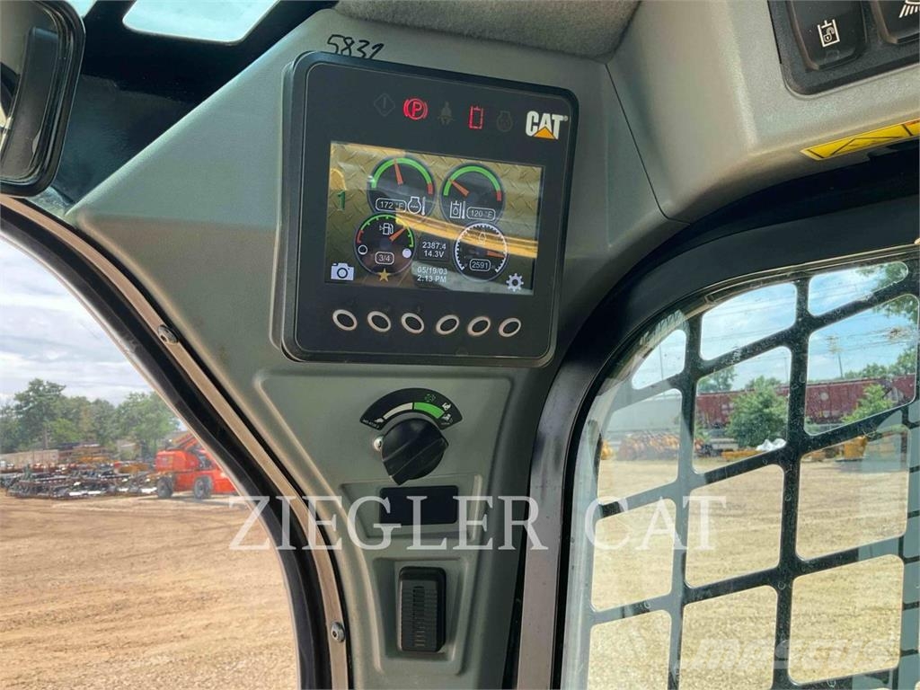 CAT 279D3 لوادر زحافة