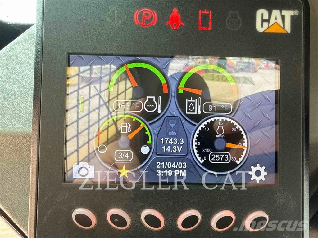 CAT 279D3 لوادر زحافة