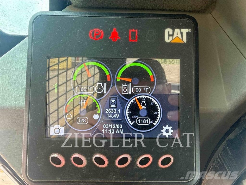 CAT 279D3 لوادر زحافة