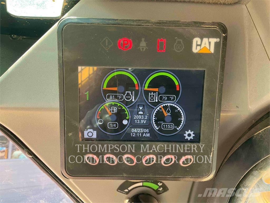 CAT 279D3 لوادر زحافة