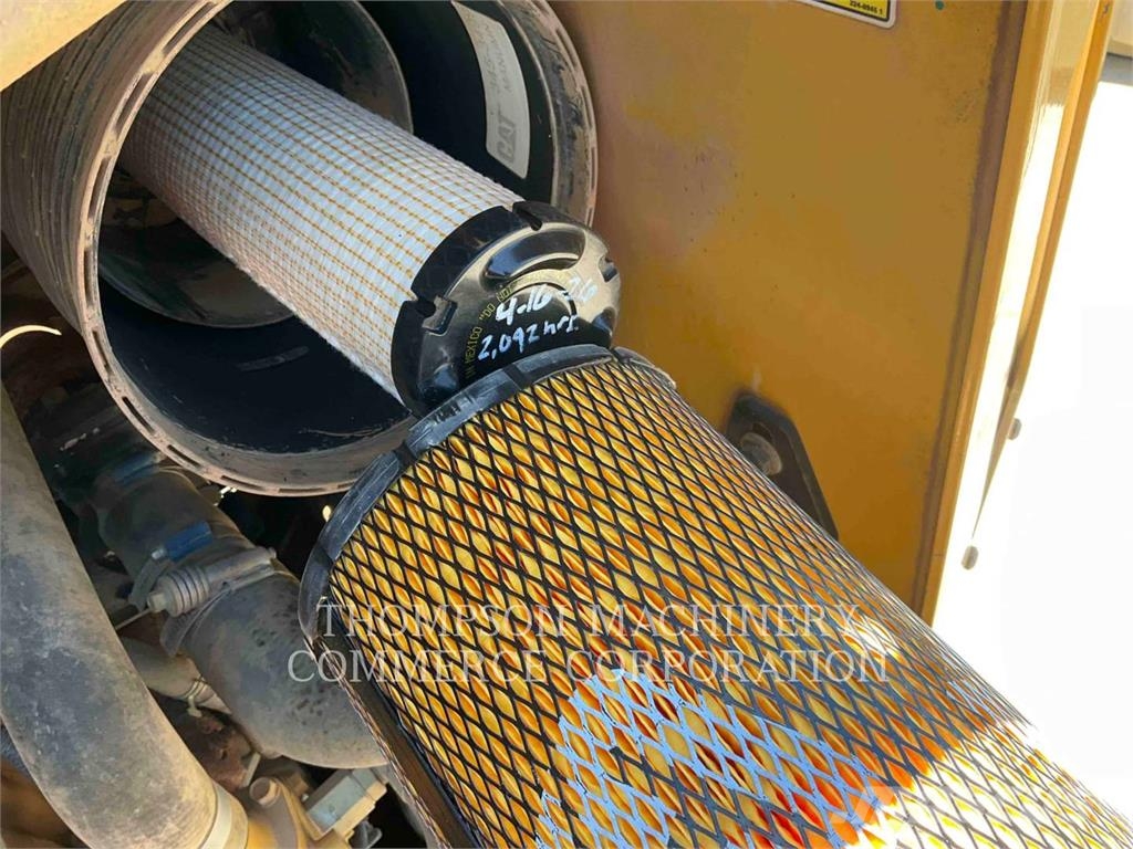 CAT 279D3 لوادر زحافة