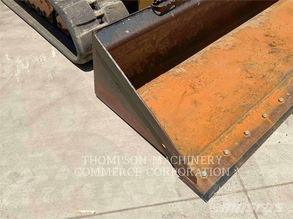 CAT 279D3 لوادر زحافة