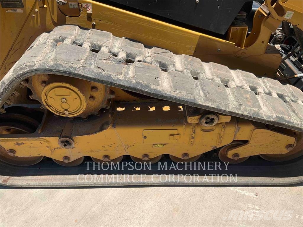 CAT 279D3 لوادر زحافة
