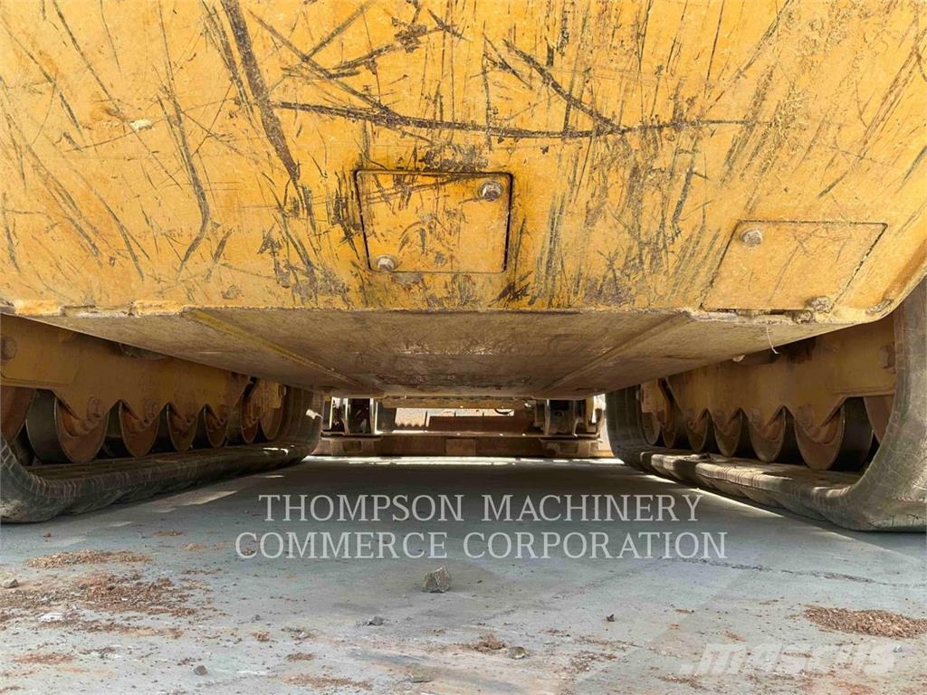 CAT 279D3 لوادر زحافة