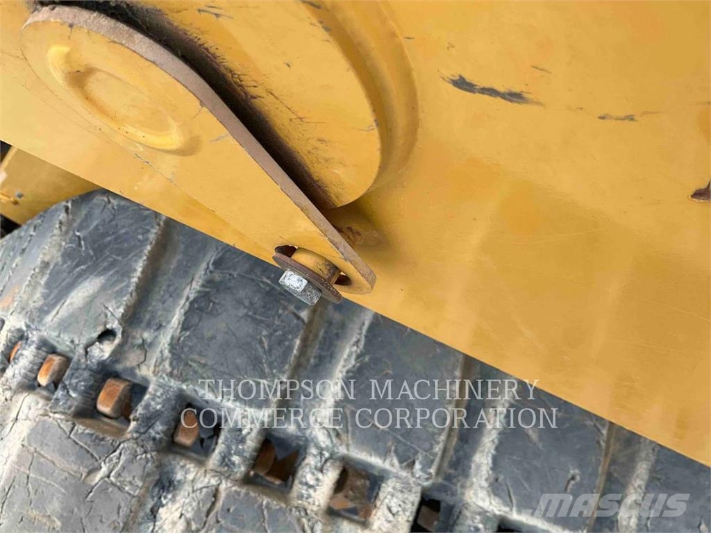 CAT 279D3 لوادر زحافة