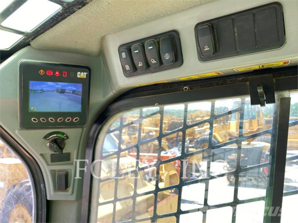 CAT 279D3 Lánctalpas homlokrakodók