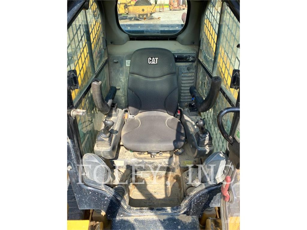 CAT 279D3 Lánctalpas homlokrakodók