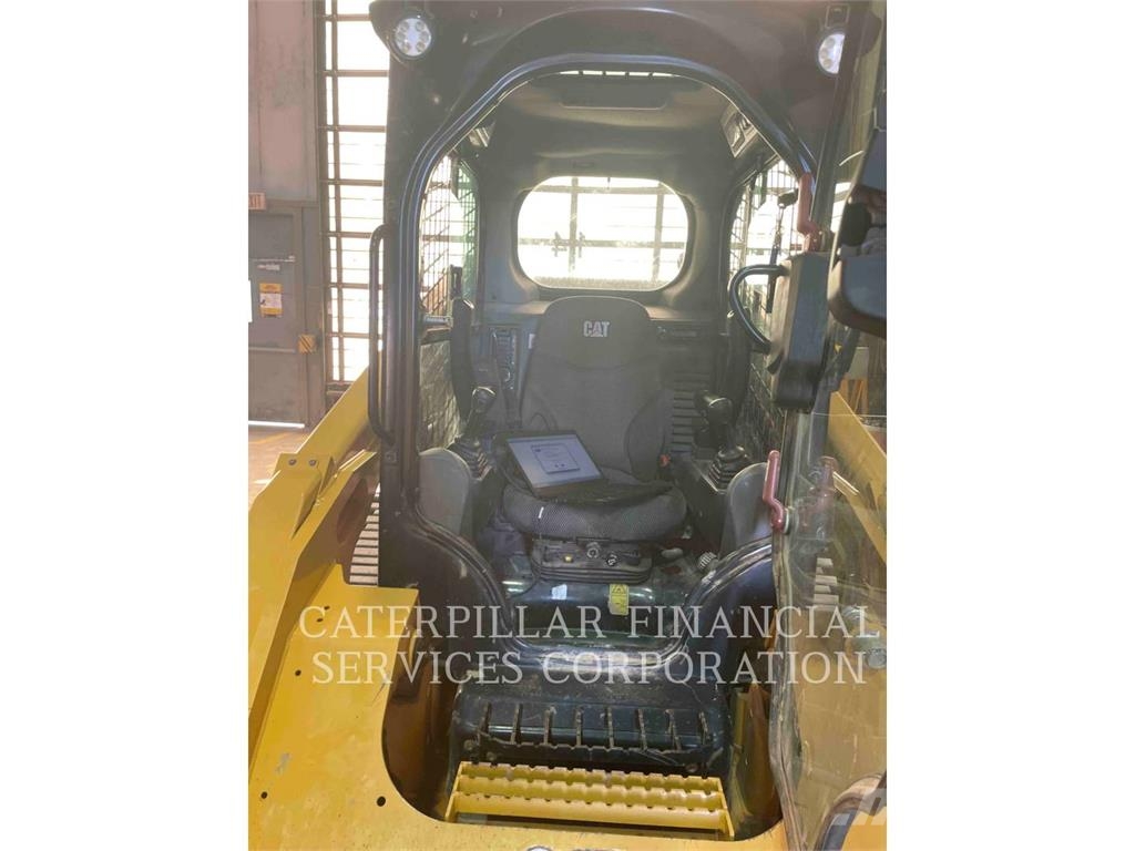 CAT 279D3 لوادر زحافة
