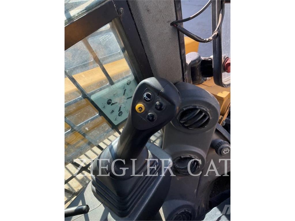 CAT 289D3 Pásové nakladače