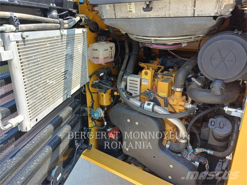 CAT 289D3 لوادر زحافة