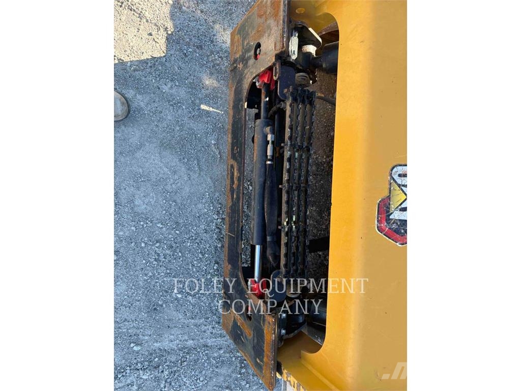 CAT 289D3 لوادر انزلاقية التوجيه