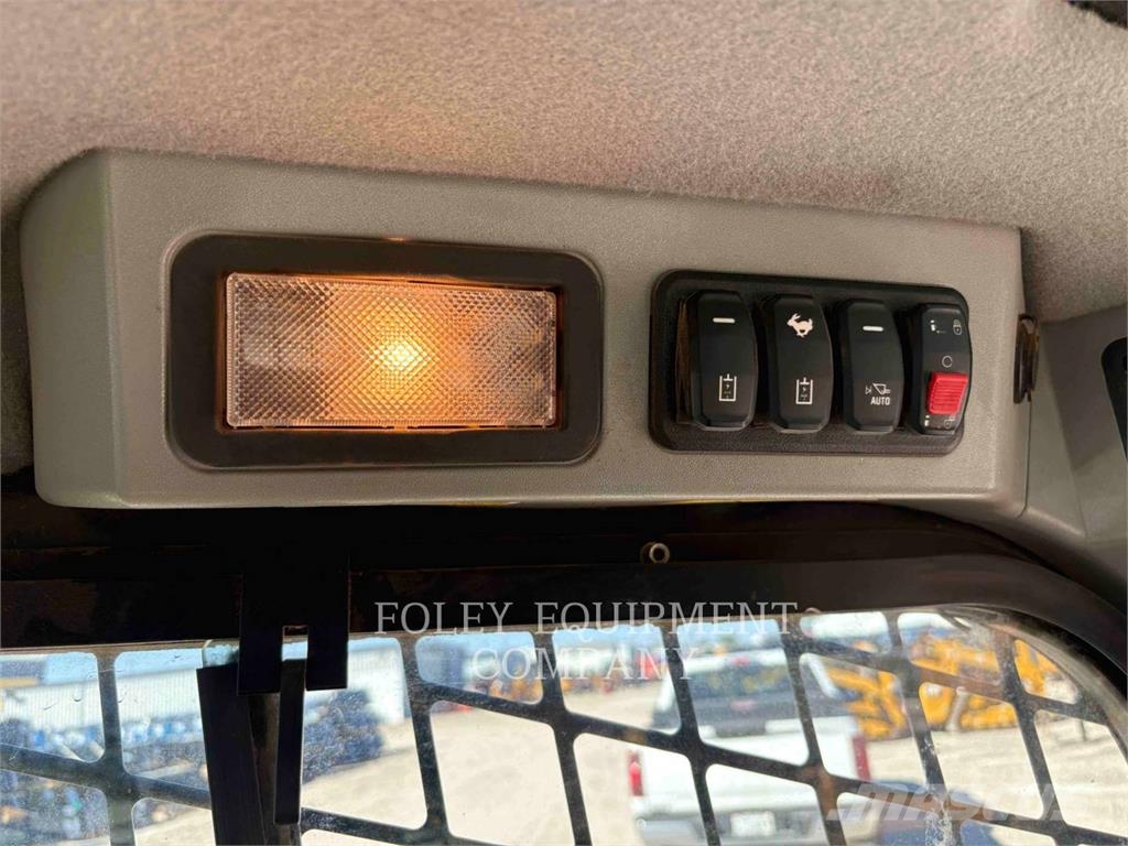 CAT 289D3 لوادر انزلاقية التوجيه