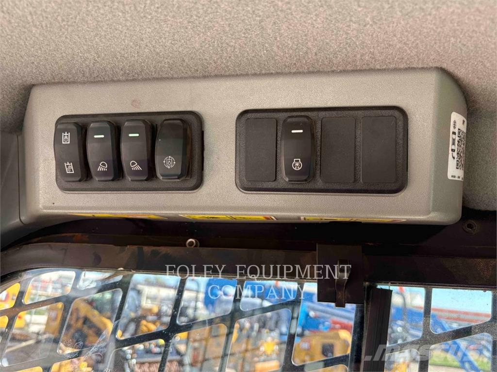 CAT 289D3 لوادر انزلاقية التوجيه