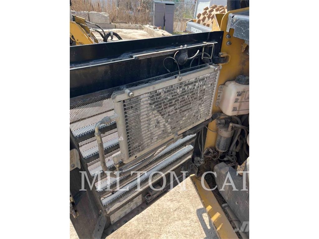 CAT 297D XHP Lietoti riteņu kompaktiekrāvēji