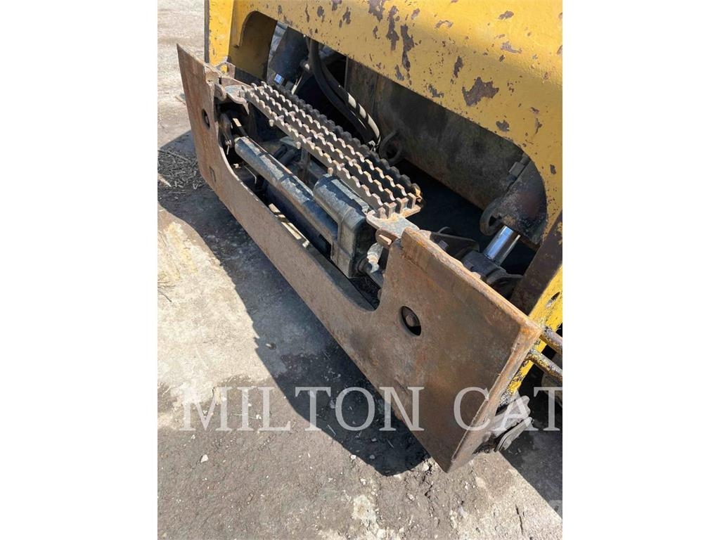 CAT 297D XHP Lietoti riteņu kompaktiekrāvēji