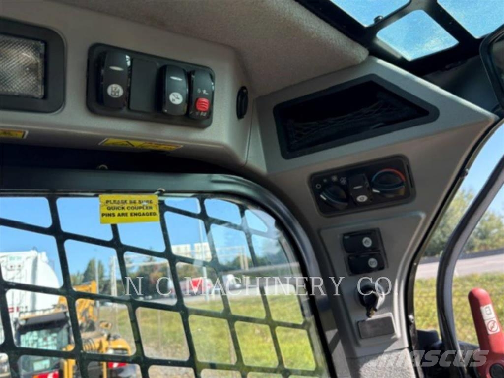 CAT 299D2 Kompaktrakodók