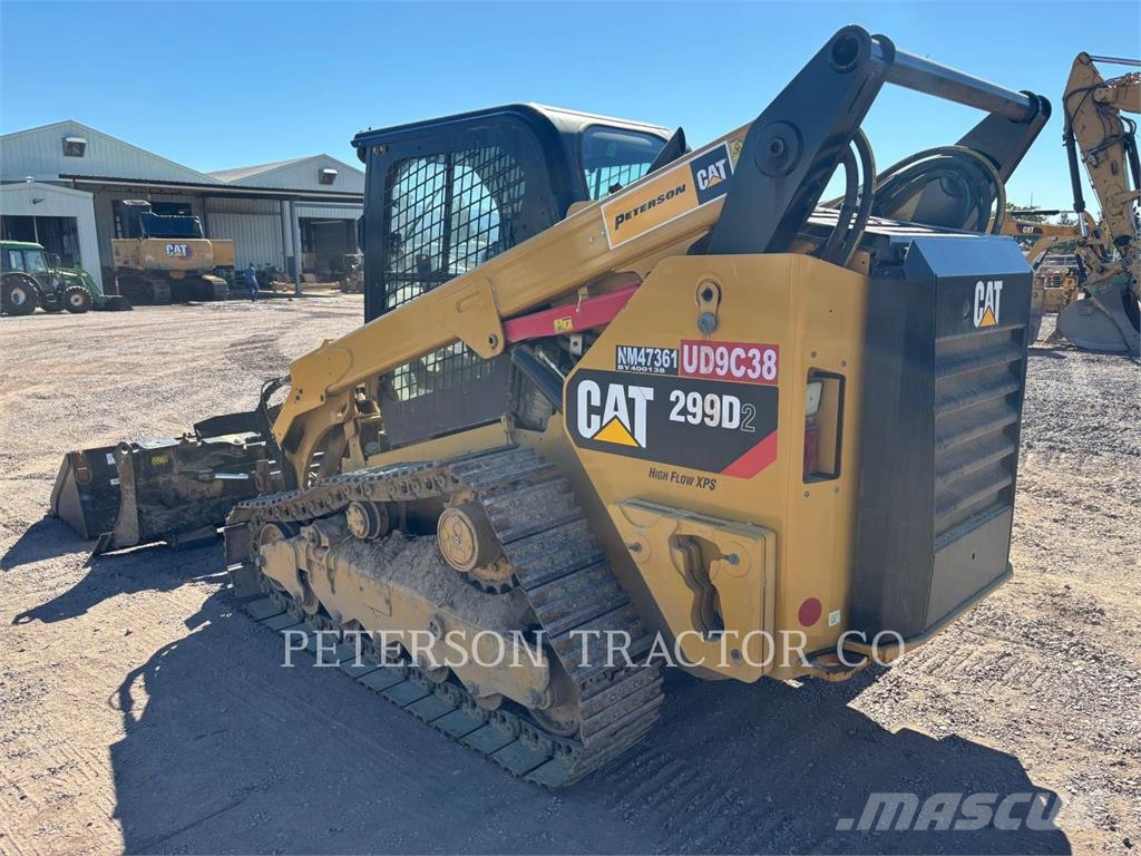 CAT 299D2 لوادر انزلاقية التوجيه