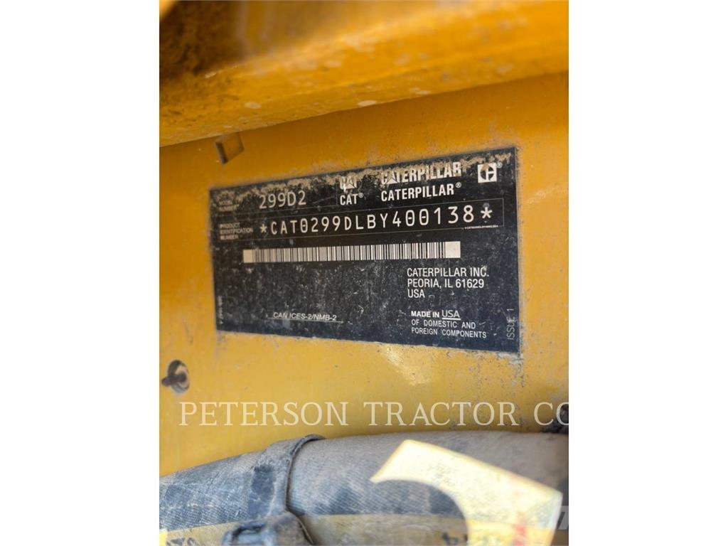 CAT 299D2 لوادر انزلاقية التوجيه