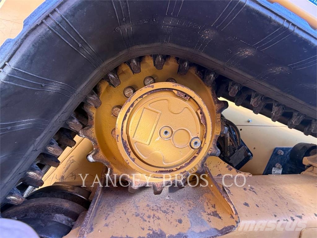 CAT 299D3 لوادر انزلاقية التوجيه