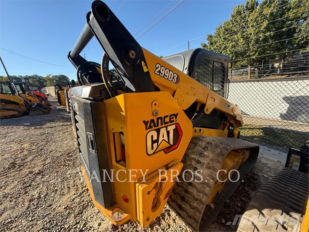 CAT 299D3 لوادر انزلاقية التوجيه