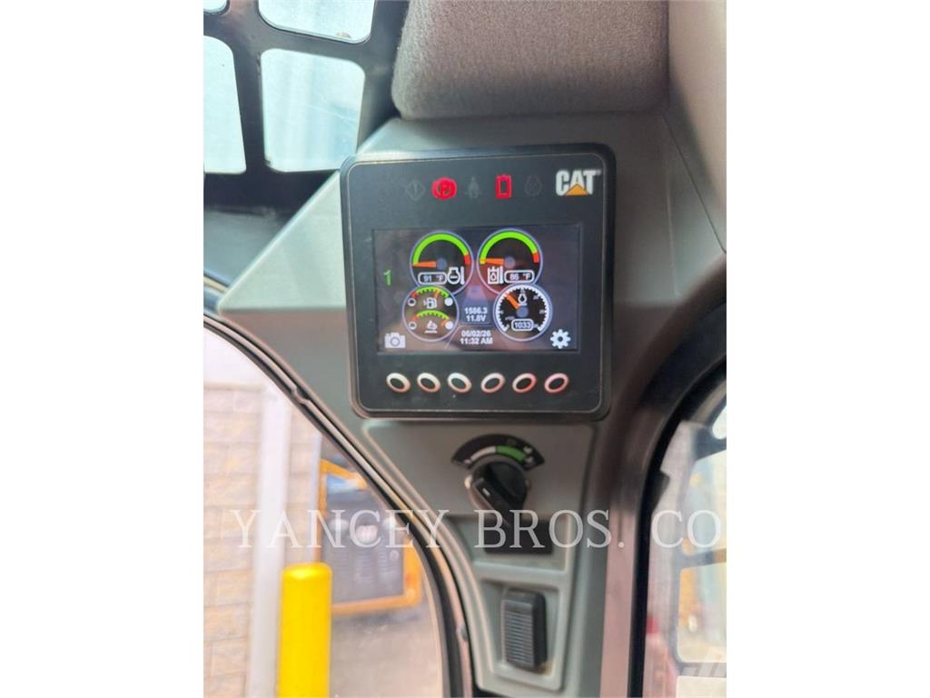 CAT 299D3 لوادر انزلاقية التوجيه