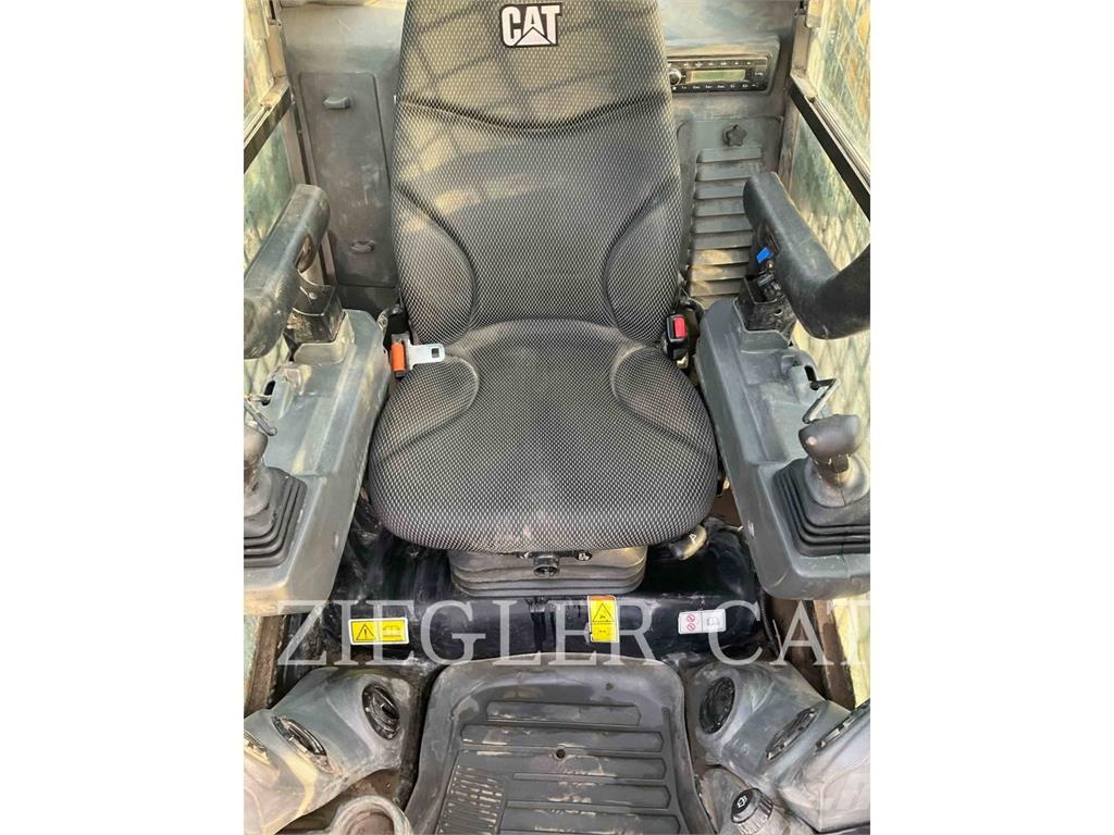 CAT 299D3 Kāpurķēžu iekrāvēji