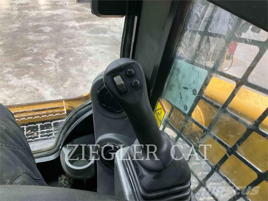 CAT 299D3 Lánctalpas homlokrakodók