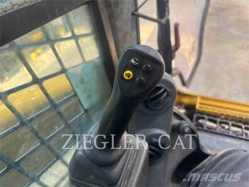 CAT 299D3 Kāpurķēžu iekrāvēji