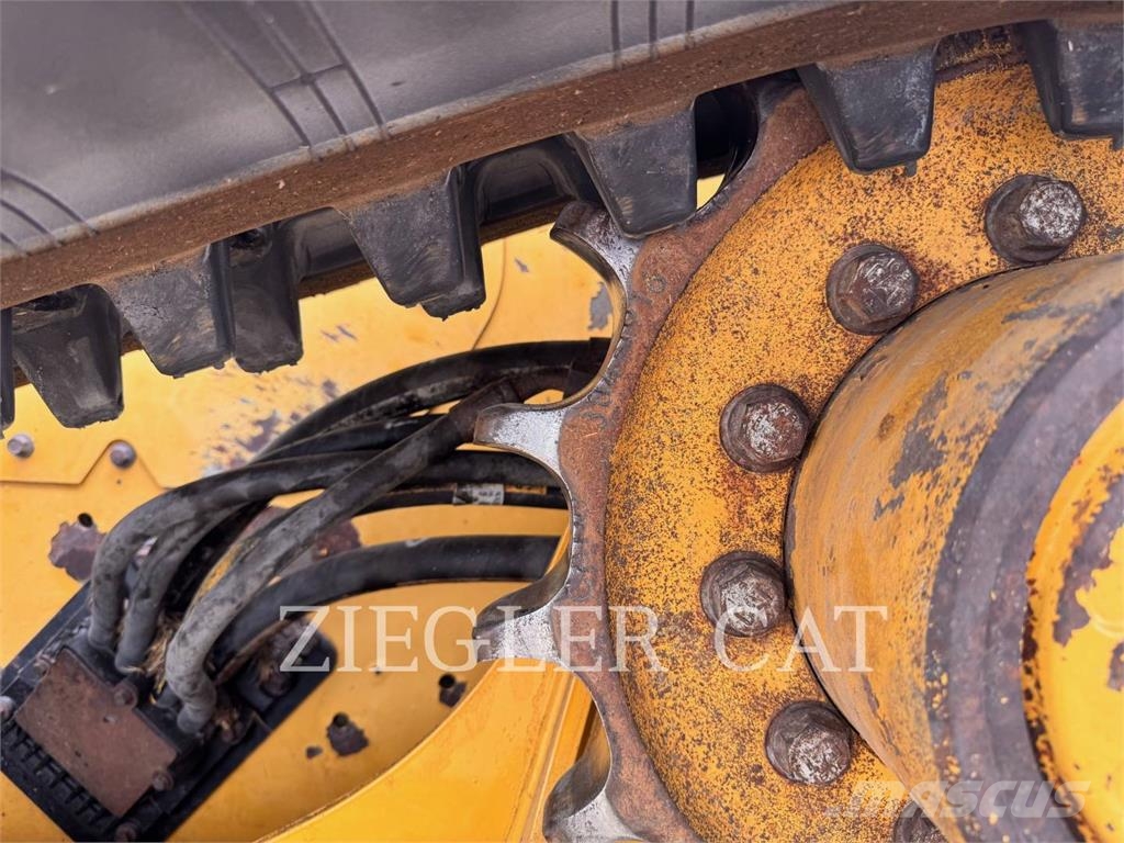 CAT 299D3 Kāpurķēžu iekrāvēji