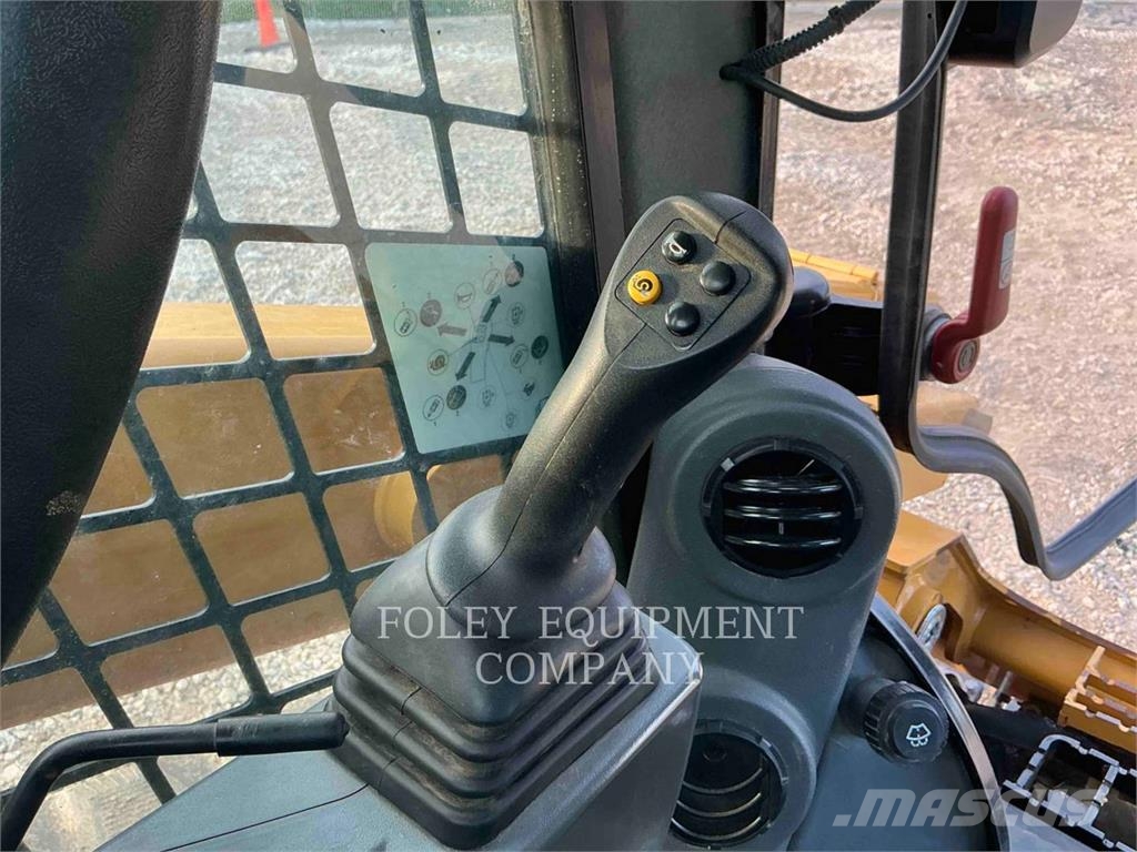 CAT 299D3XE Krautuvai su šoniniu pasukimu