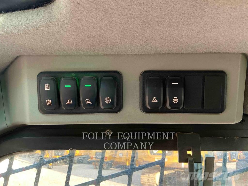 CAT 299D3XE Krautuvai su šoniniu pasukimu