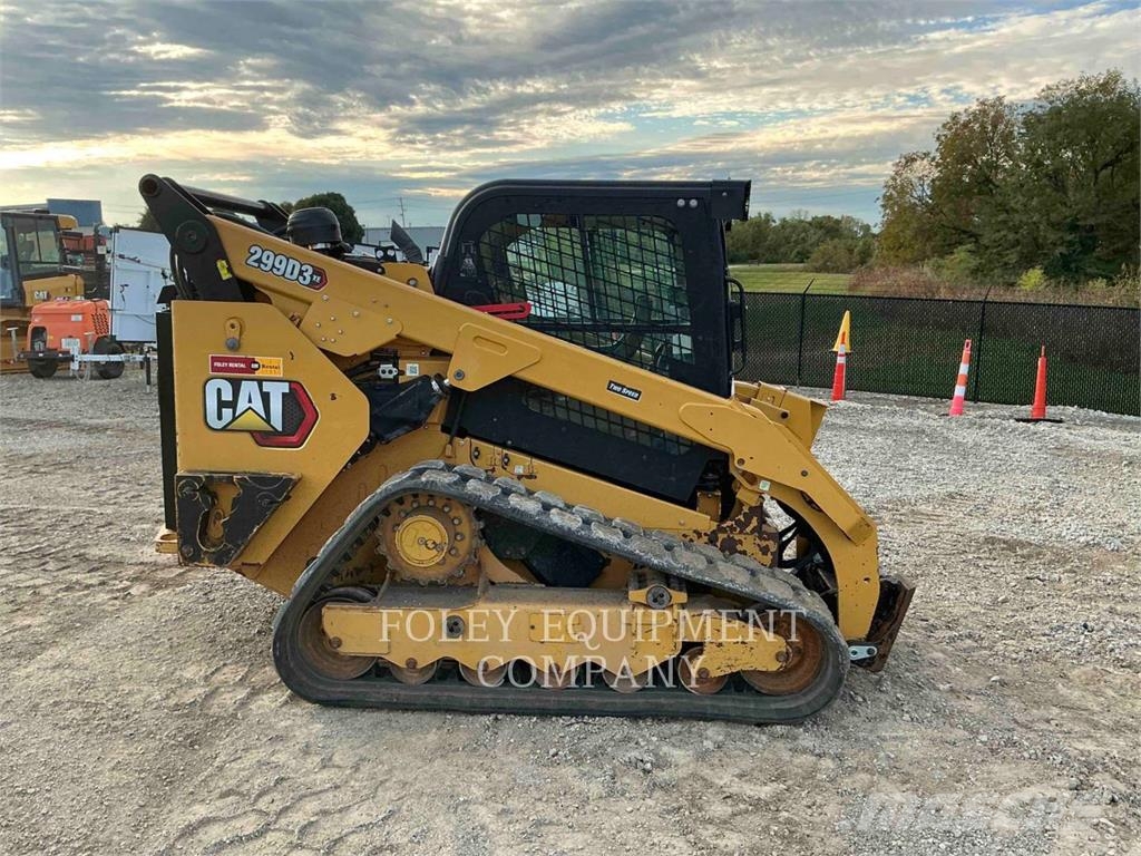 CAT 299D3XE Krautuvai su šoniniu pasukimu
