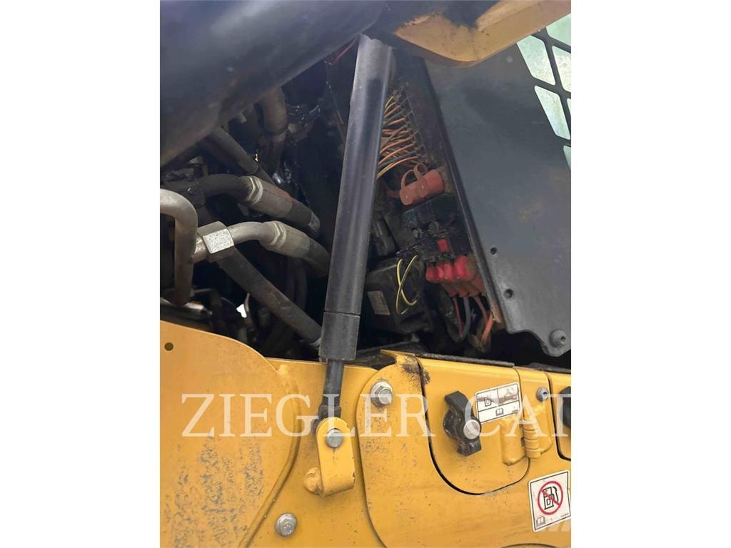 CAT 299D3XE Rupsladers