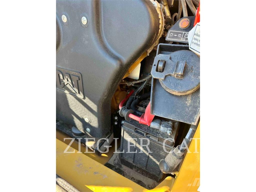 CAT 299D3XE Rupsladers
