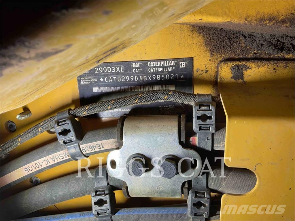 CAT 299D3XE Skid steer mini nakladalci