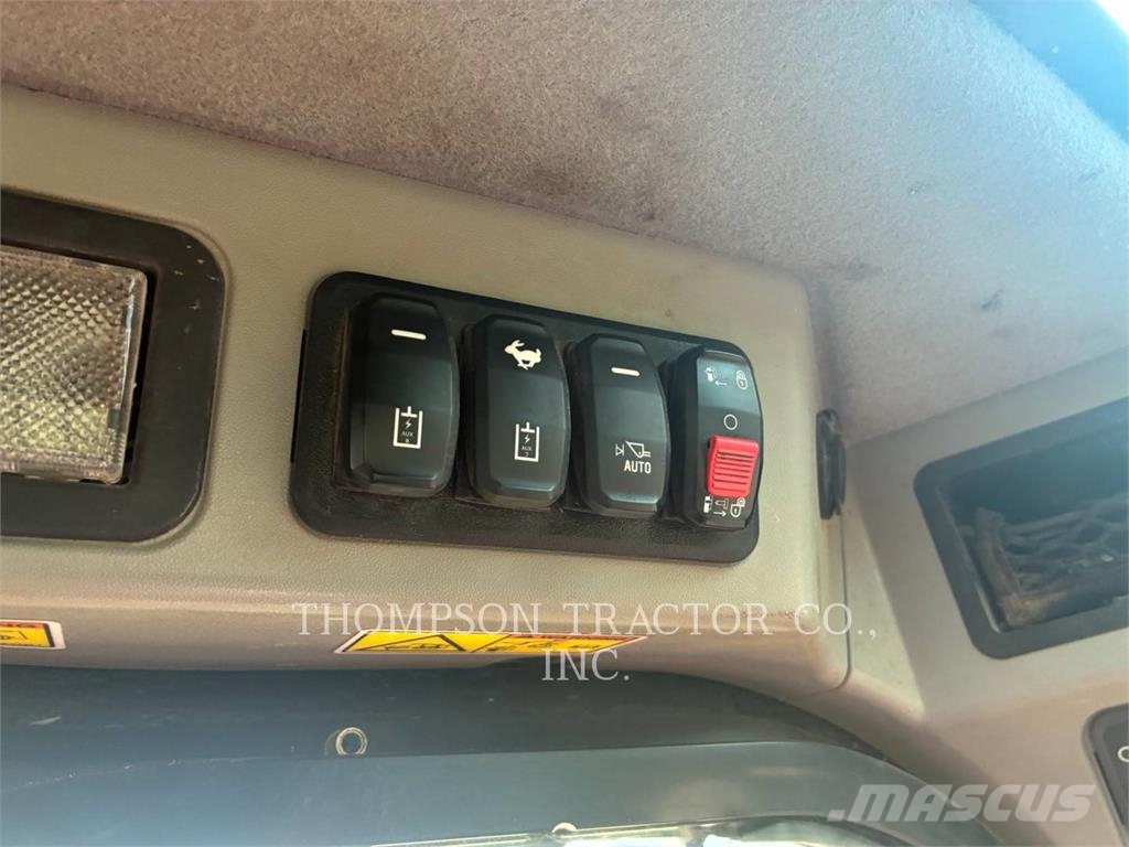 CAT 299D3XE 궤도식 로우더