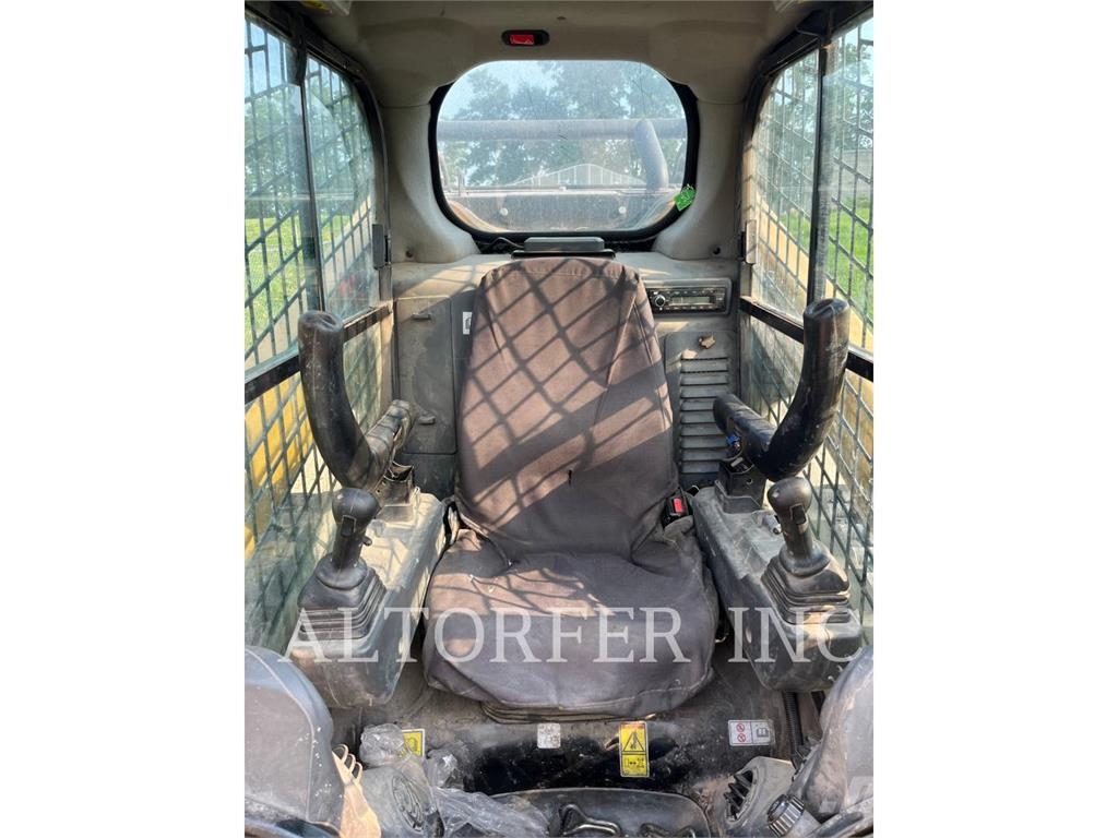 CAT 299D3XE لوادر انزلاقية التوجيه