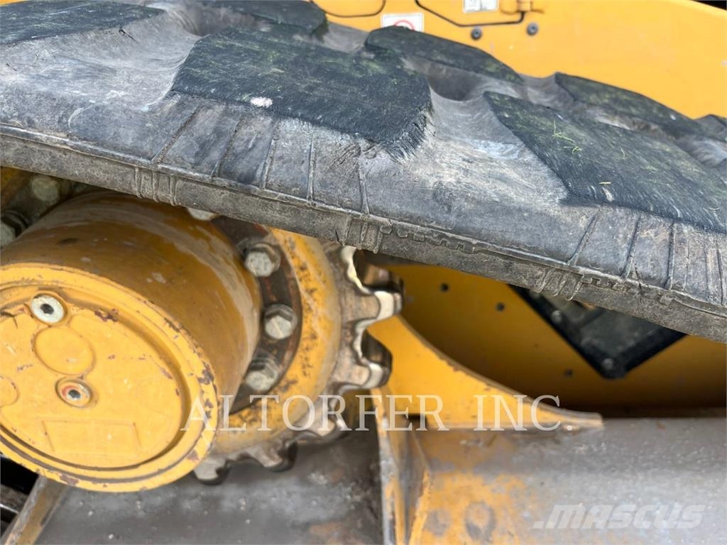 CAT 299D3XE لوادر انزلاقية التوجيه