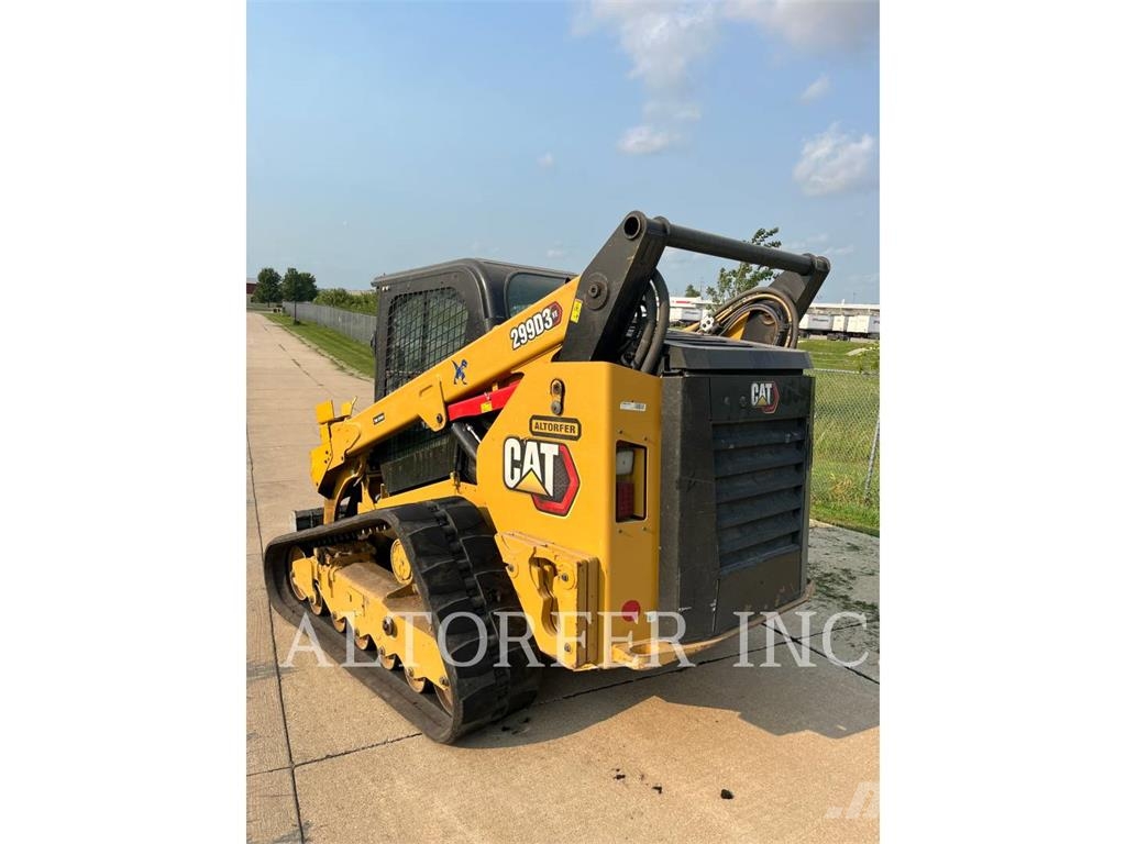 CAT 299D3XE لوادر انزلاقية التوجيه