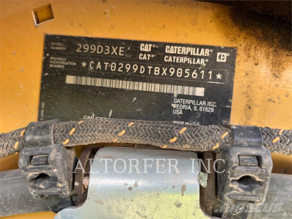 CAT 299D3XE لوادر انزلاقية التوجيه