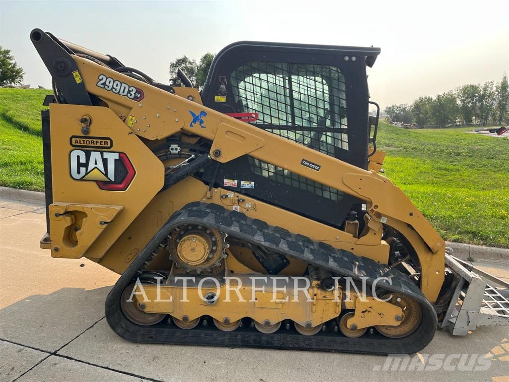 CAT 299D3XE لوادر انزلاقية التوجيه