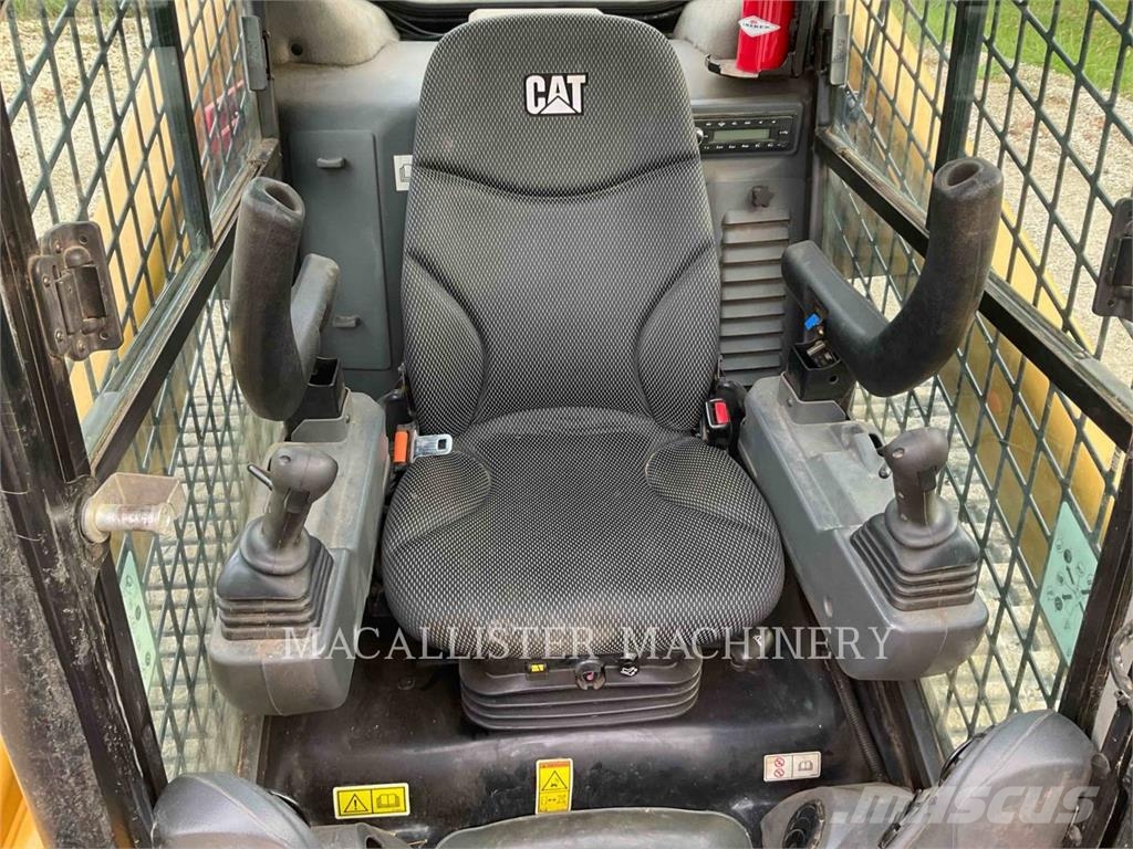 CAT 299D3XE 궤도식 로우더